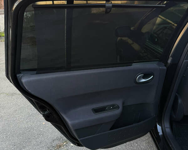 Черный Рено Меган, объемом двигателя 1.6 л и пробегом 200 тыс. км за 6200 $, фото 72 на Automoto.ua