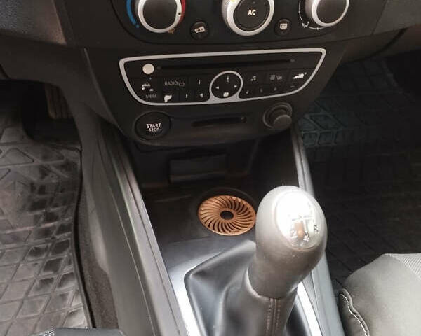 Черный Рено Меган, объемом двигателя 1.46 л и пробегом 294 тыс. км за 6700 $, фото 11 на Automoto.ua