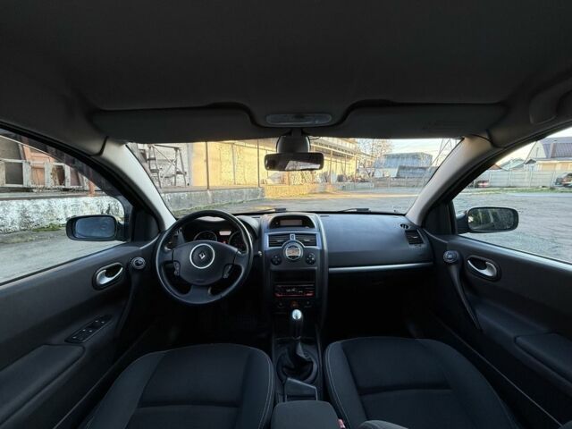 Черный Рено Меган, объемом двигателя 1.6 л и пробегом 200 тыс. км за 6200 $, фото 19 на Automoto.ua