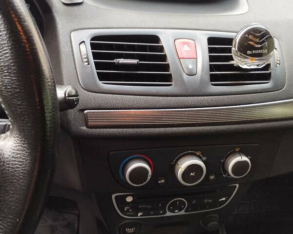 Черный Рено Меган, объемом двигателя 1.46 л и пробегом 294 тыс. км за 6700 $, фото 10 на Automoto.ua