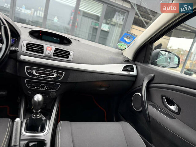 Чорний Рено Меган, об'ємом двигуна 1.6 л та пробігом 172 тис. км за 6900 $, фото 36 на Automoto.ua