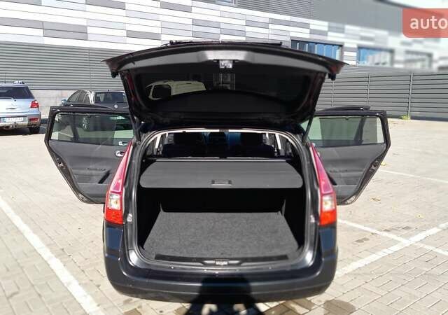 Черный Рено Меган, объемом двигателя 1.6 л и пробегом 206 тыс. км за 5999 $, фото 21 на Automoto.ua