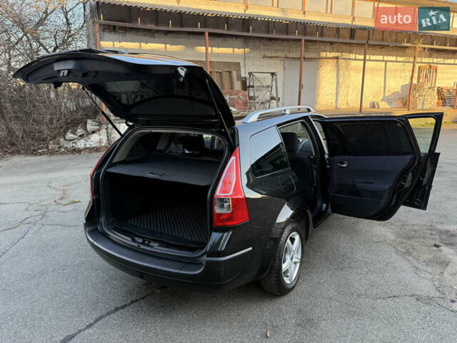 Черный Рено Меган, объемом двигателя 1.6 л и пробегом 200 тыс. км за 6200 $, фото 107 на Automoto.ua