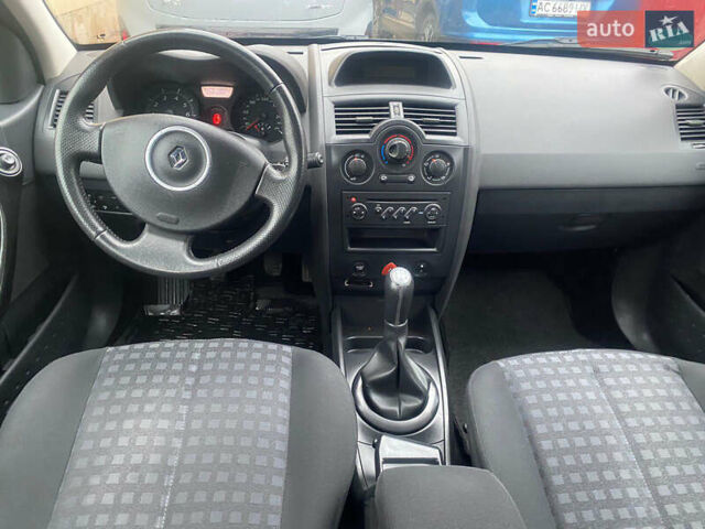 Черный Рено Меган, объемом двигателя 0 л и пробегом 180 тыс. км за 5390 $, фото 10 на Automoto.ua