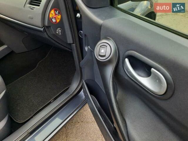Чорний Рено Меган, об'ємом двигуна 1.6 л та пробігом 187 тис. км за 6200 $, фото 89 на Automoto.ua