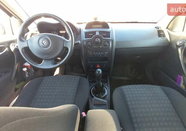Черный Рено Меган, объемом двигателя 1.6 л и пробегом 206 тыс. км за 5999 $, фото 12 на Automoto.ua