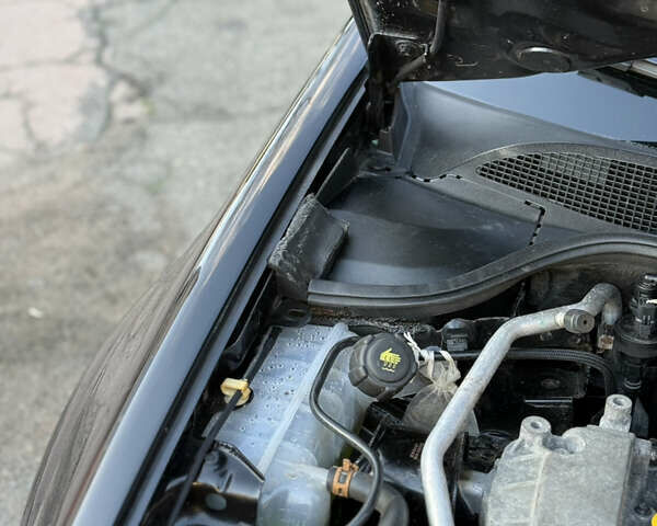 Черный Рено Меган, объемом двигателя 1.6 л и пробегом 200 тыс. км за 6200 $, фото 100 на Automoto.ua