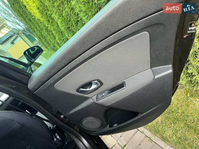 Черный Рено Меган, объемом двигателя 1.6 л и пробегом 213 тыс. км за 7350 $, фото 26 на Automoto.ua