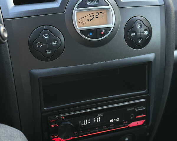 Черный Рено Меган, объемом двигателя 1.6 л и пробегом 200 тыс. км за 6200 $, фото 63 на Automoto.ua