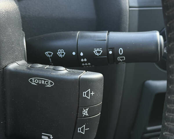 Черный Рено Меган, объемом двигателя 1.6 л и пробегом 200 тыс. км за 6200 $, фото 56 на Automoto.ua