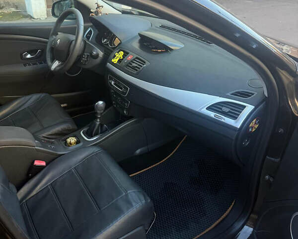 Черный Рено Меган, объемом двигателя 1.5 л и пробегом 200 тыс. км за 6100 $, фото 4 на Automoto.ua