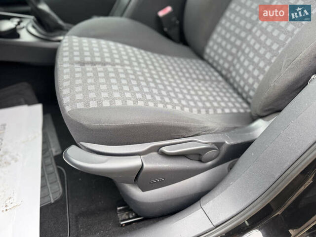 Черный Рено Меган, объемом двигателя 1.6 л и пробегом 190 тыс. км за 5300 $, фото 74 на Automoto.ua