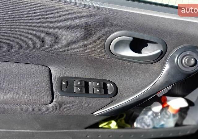 Черный Рено Меган, объемом двигателя 1.6 л и пробегом 206 тыс. км за 5999 $, фото 29 на Automoto.ua