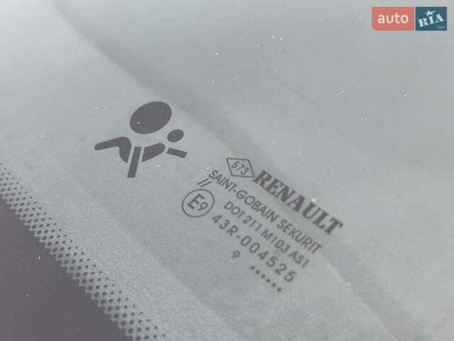 Чорний Рено Меган, об'ємом двигуна 1.6 л та пробігом 172 тис. км за 6900 $, фото 110 на Automoto.ua