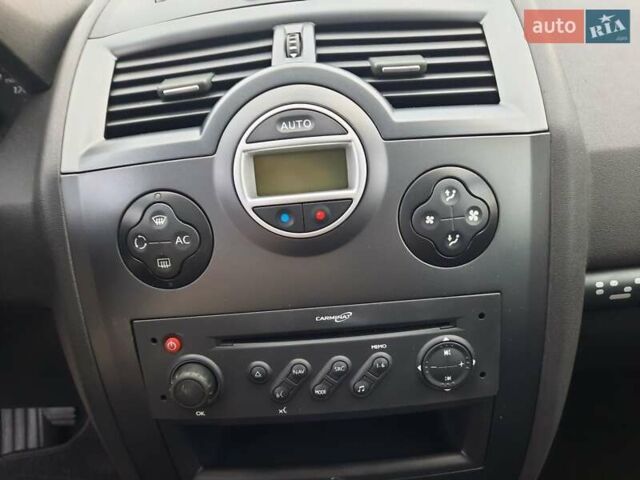 Чорний Рено Меган, об'ємом двигуна 1.6 л та пробігом 187 тис. км за 6200 $, фото 48 на Automoto.ua