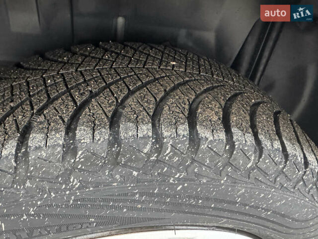 Черный Рено Меган, объемом двигателя 1.6 л и пробегом 190 тыс. км за 5300 $, фото 83 на Automoto.ua