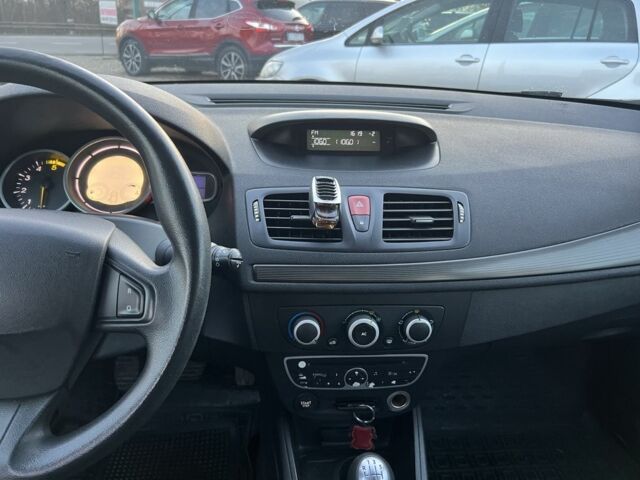 Черный Рено Меган, объемом двигателя 1.5 л и пробегом 277 тыс. км за 6099 $, фото 11 на Automoto.ua