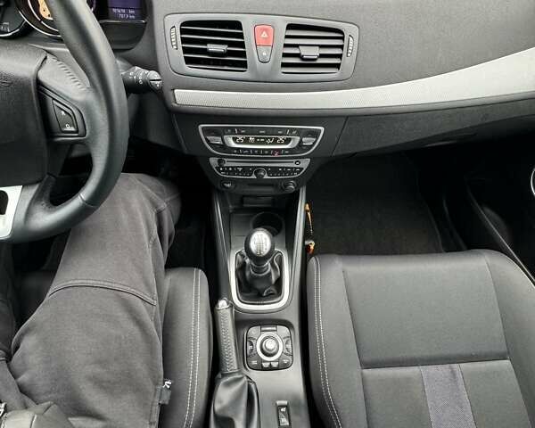 Рено Меган 2009 в Киеве на Automoto.ua Черный Рено Меган, объемом двигателя 1.6 л и пробегом 181 тыс. км за 7950 $, фото 33 на Automoto.ua