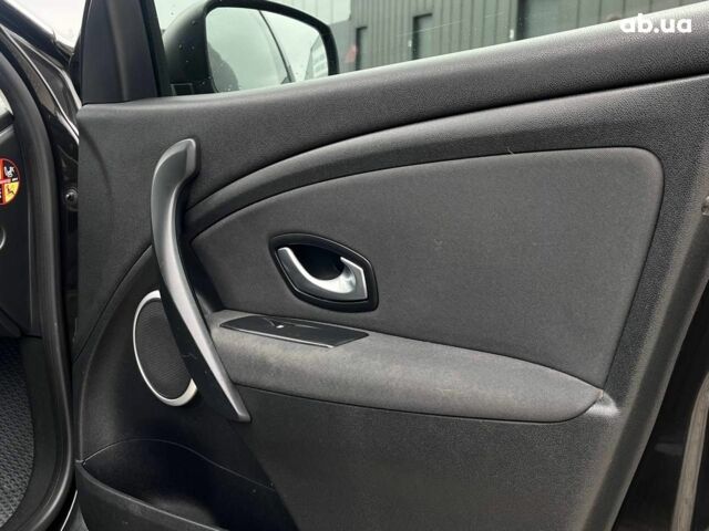 Черный Рено Меган, объемом двигателя 1.9 л и пробегом 295 тыс. км за 7190 $, фото 16 на Automoto.ua