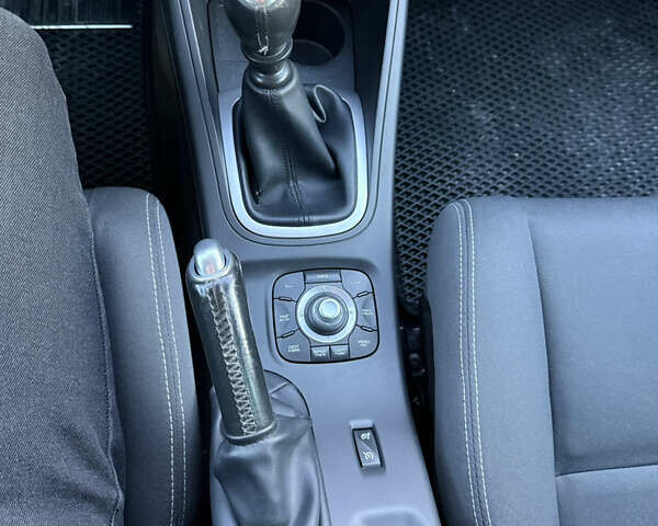 Рено Меган 2009 у Львові на Automoto.ua Чорний Рено Меган, об'ємом двигуна 1.87 л та пробігом 299 тис. км за 7000 $, фото 31 на Automoto.ua