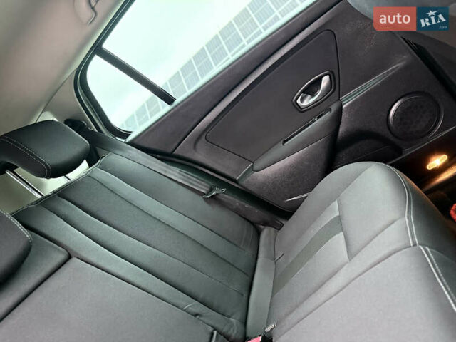 Чорний Рено Меган, об'ємом двигуна 1.6 л та пробігом 172 тис. км за 6900 $, фото 82 на Automoto.ua