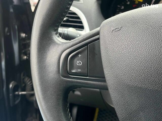 Черный Рено Меган, объемом двигателя 1.9 л и пробегом 295 тыс. км за 7190 $, фото 24 на Automoto.ua