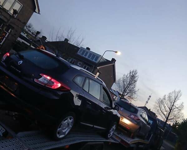 Черный Рено Меган, объемом двигателя 1.6 л и пробегом 164 тыс. км за 7100 $, фото 3 на Automoto.ua