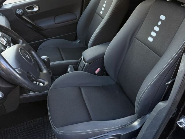 Черный Рено Меган, объемом двигателя 1.6 л и пробегом 200 тыс. км за 6200 $, фото 11 на Automoto.ua