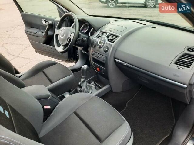 Чорний Рено Меган, об'ємом двигуна 1.6 л та пробігом 187 тис. км за 6200 $, фото 93 на Automoto.ua