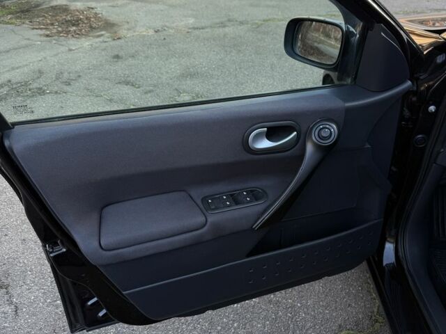 Черный Рено Меган, объемом двигателя 1.6 л и пробегом 200 тыс. км за 6200 $, фото 12 на Automoto.ua