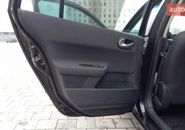 Черный Рено Меган, объемом двигателя 1.6 л и пробегом 206 тыс. км за 5999 $, фото 17 на Automoto.ua