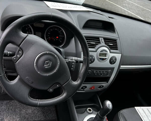 Чорний Рено Меган, об'ємом двигуна 1.6 л та пробігом 200 тис. км за 6400 $, фото 13 на Automoto.ua