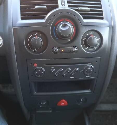 Черный Рено Меган, объемом двигателя 1.6 л и пробегом 206 тыс. км за 5999 $, фото 28 на Automoto.ua