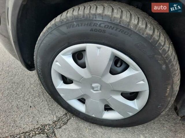 Чорний Рено Меган, об'ємом двигуна 1.6 л та пробігом 187 тис. км за 6200 $, фото 28 на Automoto.ua