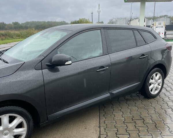 Рено Меган 2009 в Ивано-Франковске на Automoto.ua Черный Рено Меган, объемом двигателя 1.46 л и пробегом 280 тыс. км за 5399 $, фото 1 на Automoto.ua