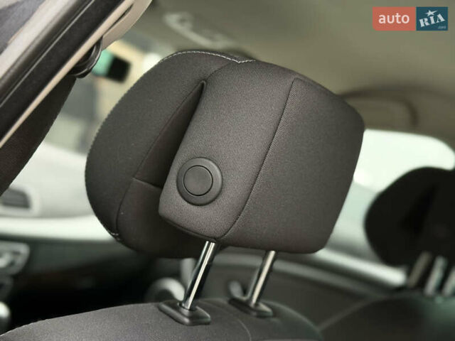 Чорний Рено Меган, об'ємом двигуна 1.6 л та пробігом 172 тис. км за 6900 $, фото 65 на Automoto.ua