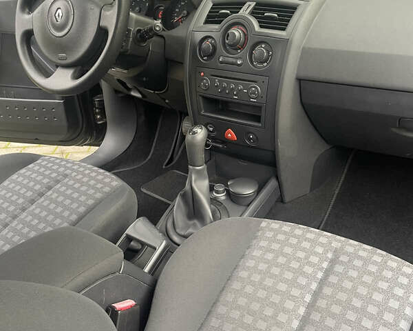 Черный Рено Меган, объемом двигателя 1.6 л и пробегом 196 тыс. км за 5950 $, фото 10 на Automoto.ua