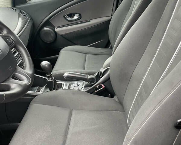 Рено Меган 2009 в Ивано-Франковске на Automoto.ua Черный Рено Меган, объемом двигателя 1.46 л и пробегом 280 тыс. км за 5399 $, фото 10 на Automoto.ua