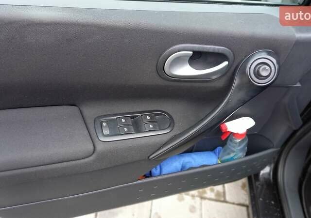 Черный Рено Меган, объемом двигателя 1.6 л и пробегом 206 тыс. км за 5999 $, фото 25 на Automoto.ua