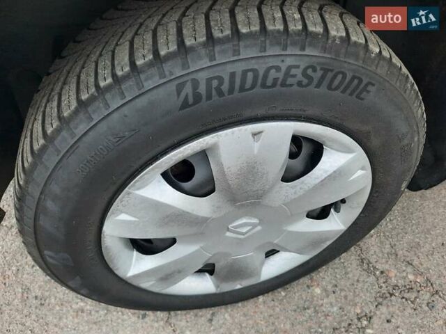 Чорний Рено Меган, об'ємом двигуна 1.6 л та пробігом 187 тис. км за 6200 $, фото 79 на Automoto.ua