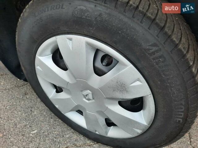 Чорний Рено Меган, об'ємом двигуна 1.6 л та пробігом 187 тис. км за 6200 $, фото 67 на Automoto.ua