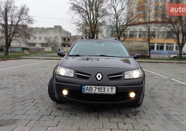 Черный Рено Меган, объемом двигателя 1.6 л и пробегом 206 тыс. км за 5999 $, фото 3 на Automoto.ua