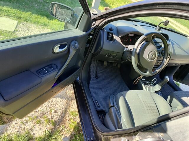 Черный Рено Меган, объемом двигателя 1.6 л и пробегом 190 тыс. км за 5800 $, фото 6 на Automoto.ua