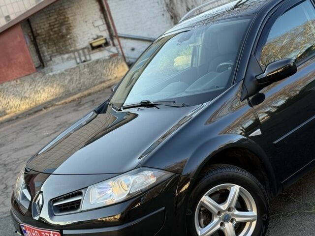 Черный Рено Меган, объемом двигателя 1.6 л и пробегом 200 тыс. км за 6200 $, фото 4 на Automoto.ua