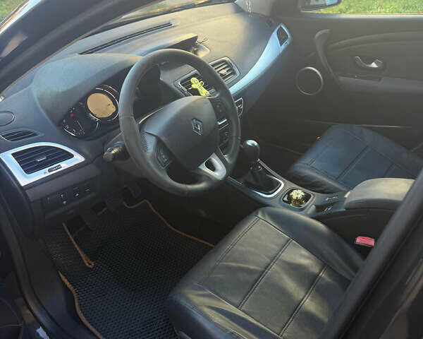 Черный Рено Меган, объемом двигателя 1.5 л и пробегом 200 тыс. км за 6100 $, фото 6 на Automoto.ua