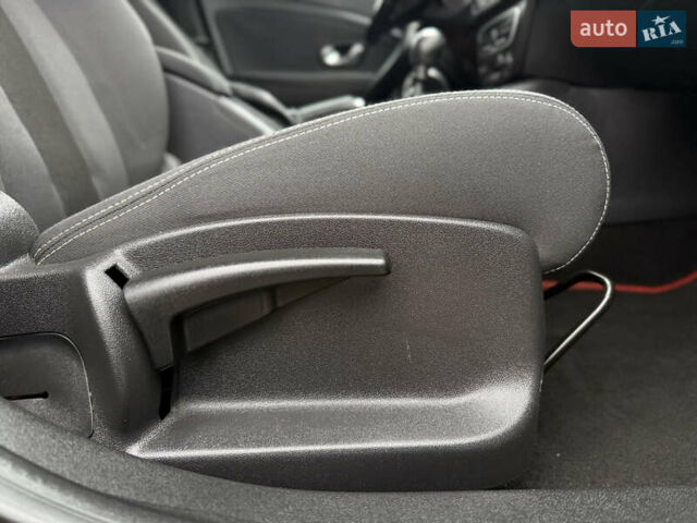 Чорний Рено Меган, об'ємом двигуна 1.6 л та пробігом 172 тис. км за 6900 $, фото 94 на Automoto.ua