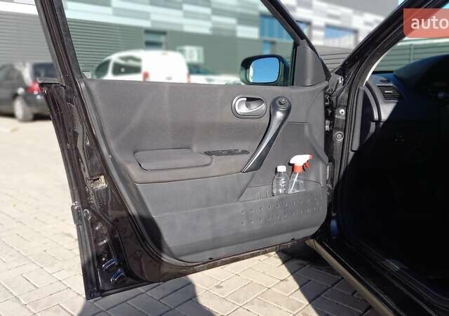 Черный Рено Меган, объемом двигателя 1.6 л и пробегом 206 тыс. км за 5999 $, фото 14 на Automoto.ua