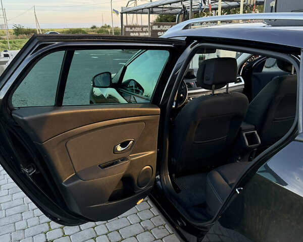 Рено Меган 2009 у Львові на Automoto.ua Чорний Рено Меган, об'ємом двигуна 1.87 л та пробігом 299 тис. км за 7000 $, фото 22 на Automoto.ua