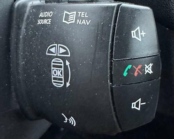 Черный Рено Меган, объемом двигателя 1.6 л и пробегом 164 тыс. км за 7100 $, фото 6 на Automoto.ua