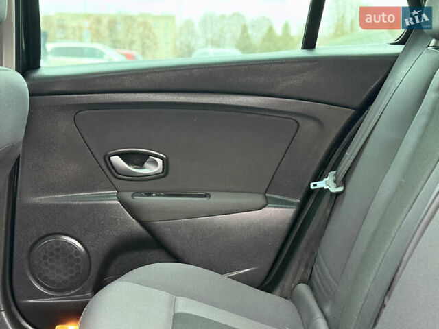 Чорний Рено Меган, об'ємом двигуна 1.6 л та пробігом 172 тис. км за 6900 $, фото 71 на Automoto.ua